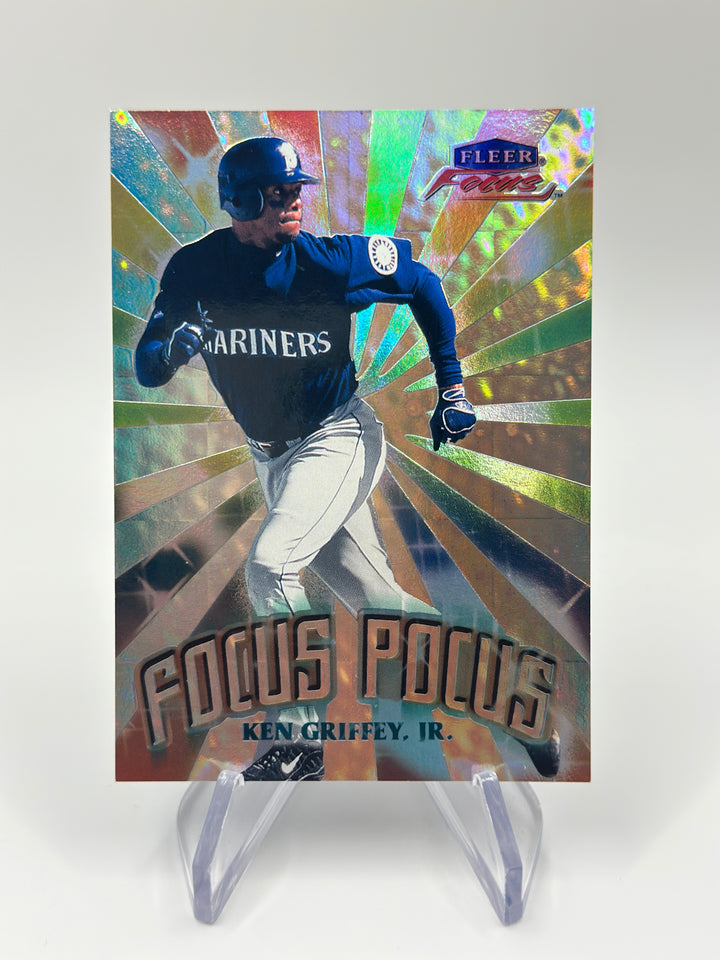 2000 Fleer Focus Focus Pocus Ken Griffey Jr #8 of 10
